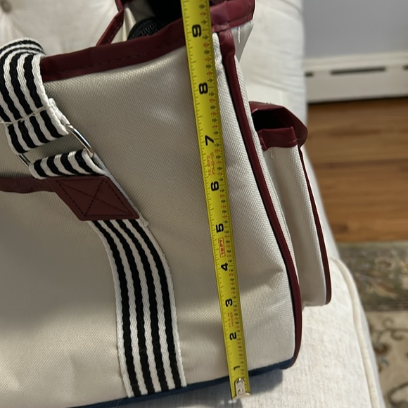 Adorable small pet carrier - Picture 9 of 10